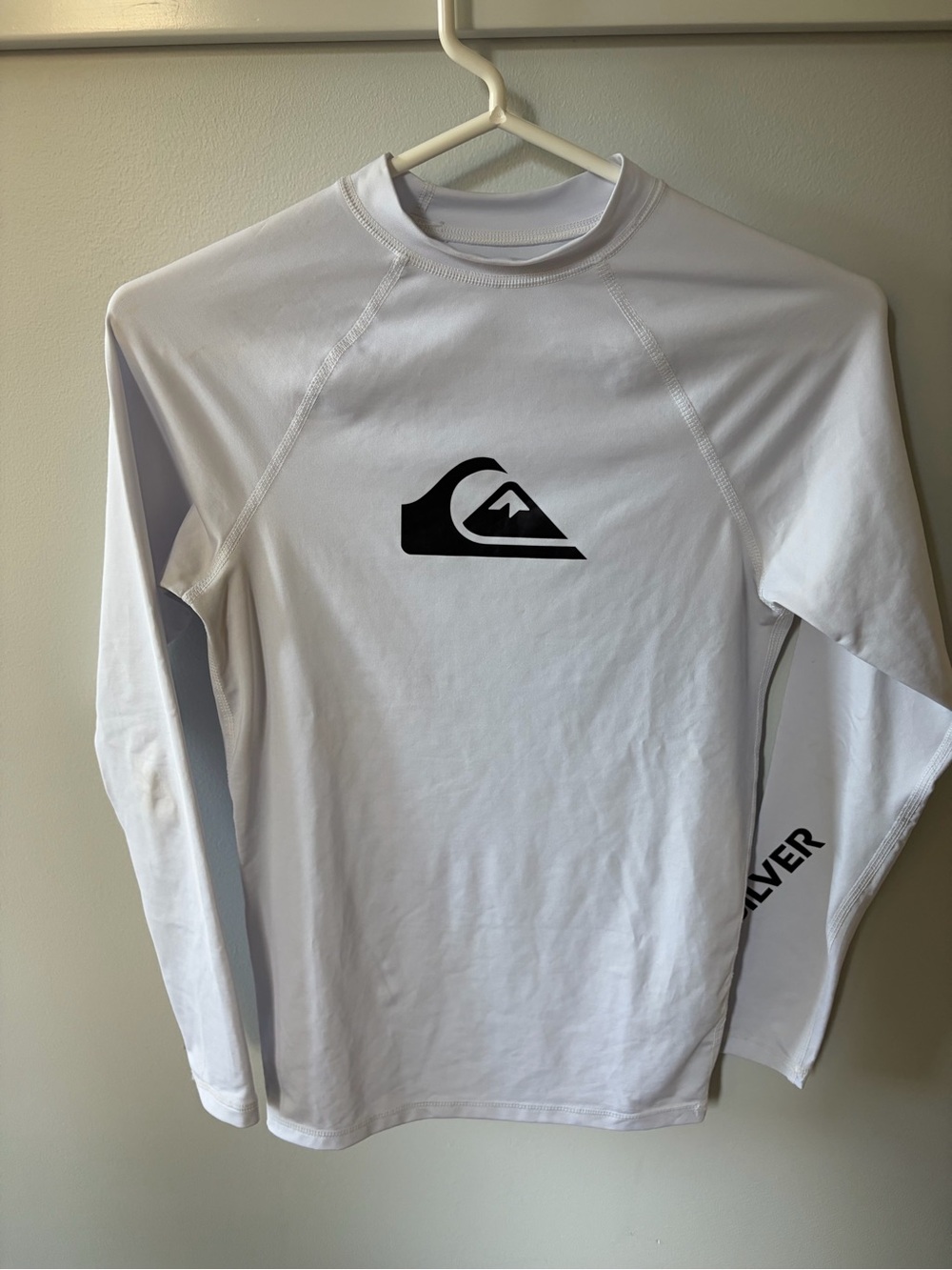 Quiksilver Youth XL (16) Unisex White Long-Sleeve Rash Guard with Black Logo